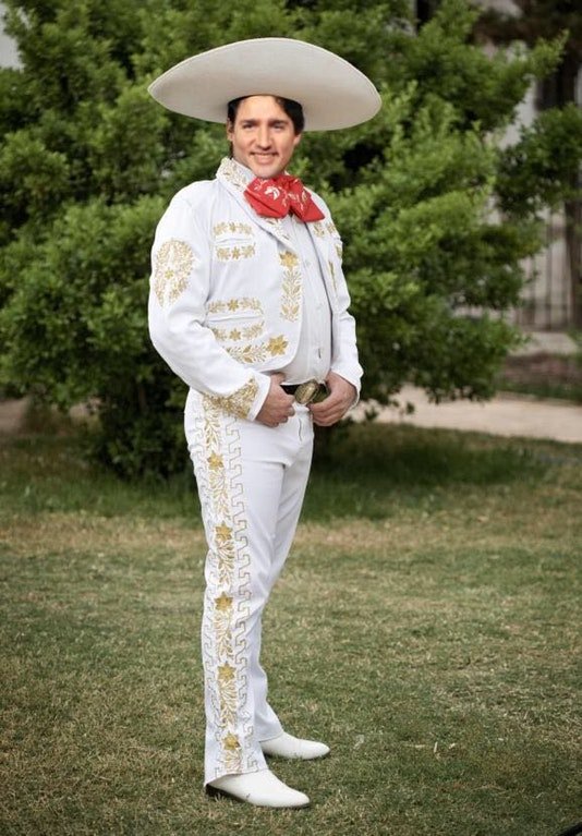 TycoonStrategy's tweet image. Justin Trudeau struts his stuff in his new duds for the upcoming Mexico junket.

#trudeau #TrudeauInIndia #TrudeauMustGo #imbeciles #news #trending