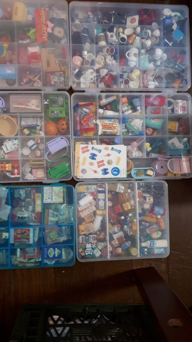 Yumi 兼さんファースト本丸 A Twitter の日ネタで 何の日が来ても対応出来る小物はあるはずなのに いつもいるものが見つからない どこにしまった ってなる あまりそういうセンスがない 私の趣味は眺めてニヤニヤしか リーメント ぷちサンプル 収納方