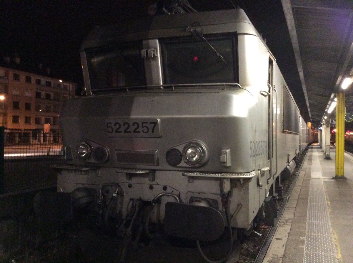 wallygatore07's tweet photo. Viens chercher chaleur .......
#prechauffage
#essais
#SNCF
#annecy
#tersncf https://t.co/63emmepTYf
