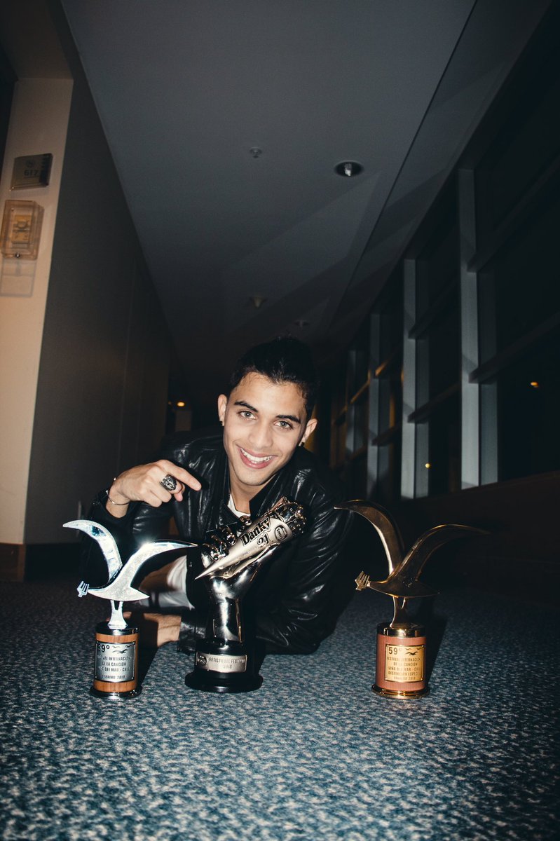 ErickBrianColon's tweet photo. Viña Del Mar no podemos creer la maravillosa noche que nos regalaron, fue inolvidable gracias ❤️❤️ #quintavergara #ViñadelMar #Chile #Sigosincreerlo #CNCO #3Premios 😮😍 https://t.co/ScQ7PewW82