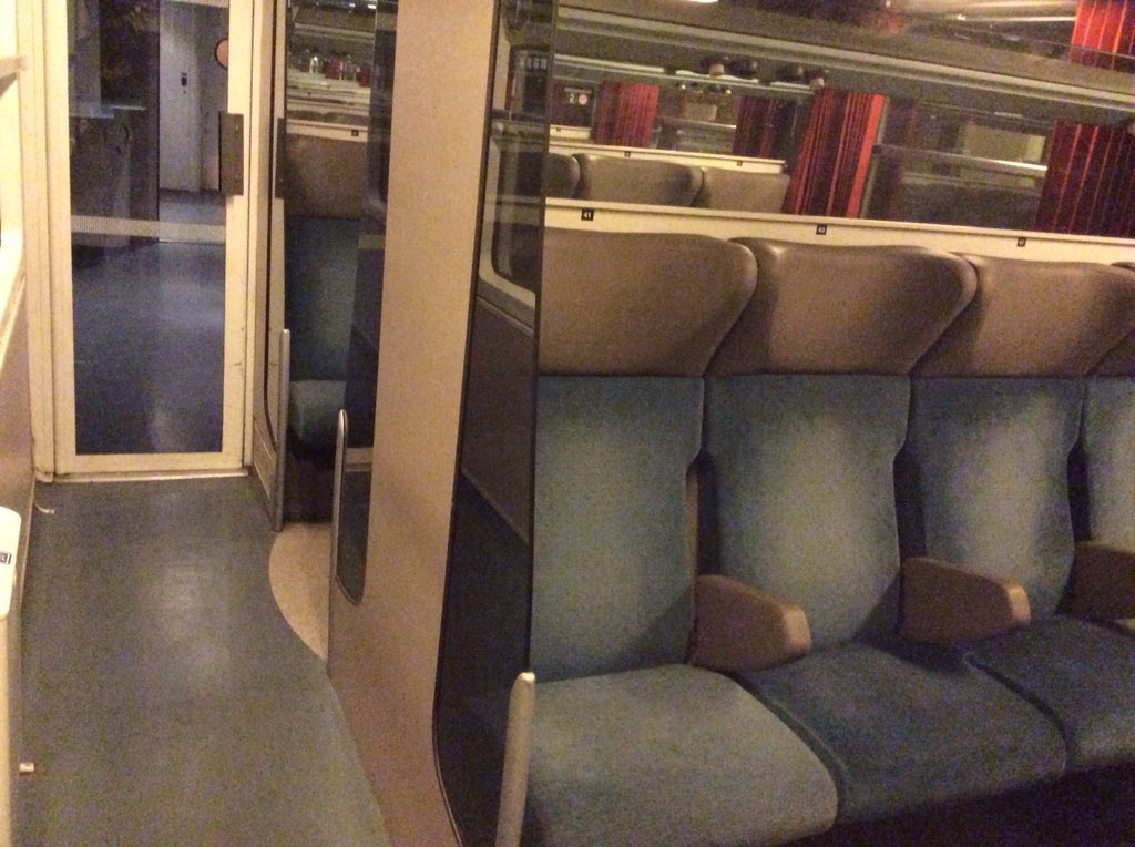 wallygatore07's tweet photo. Ça se réchauffe tout doucement 
Pendant les essais 
@GGdela coucou  très bon début de semaine 
#17506
#teraura
#sncf
#trainsncf https://t.co/LAyhnhYE2Q