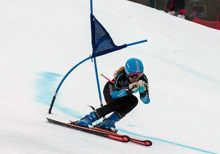 .<a href="/CastletonAlpine/">Castleton University Alpine Ski Team</a> women claim <a href="/USCSA/">USCSA</a> Eastern Regional Championship as Mackie earns first collegiate victory! #SpartanPride 

Full story: bit.ly/2F7eLOe