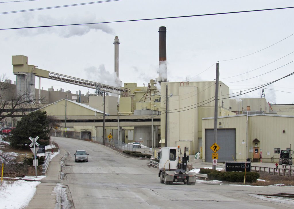 WiStateJournal's tweet photo. Contraction and adjustment for the Fox River Valley's paper industry https://t.co/uFB6HHXedT https://t.co/UPMkECsXdG