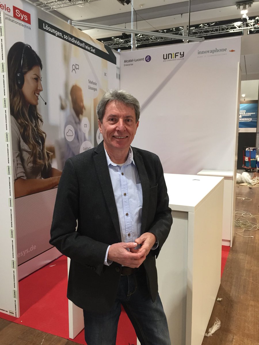 ccw_berlin's tweet photo. Menschen der #CCW2018. Live beim Aufbau. Welcome Arthur Würfel von @ALUEnterprise zum 15. Mal auf der #CCW. #Experience #CCWFan https://t.co/O4OtFcdtR9
