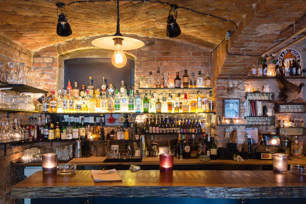 When looking for a fun place to enjoy a #cocktail in #Berlin, John Muir is hard to beat. Order off the seasonal menu to enjoy drinks that reflect the weather and utilise the freshest ingredients bit.ly/2Cl9GAD #exploremore #citybreak