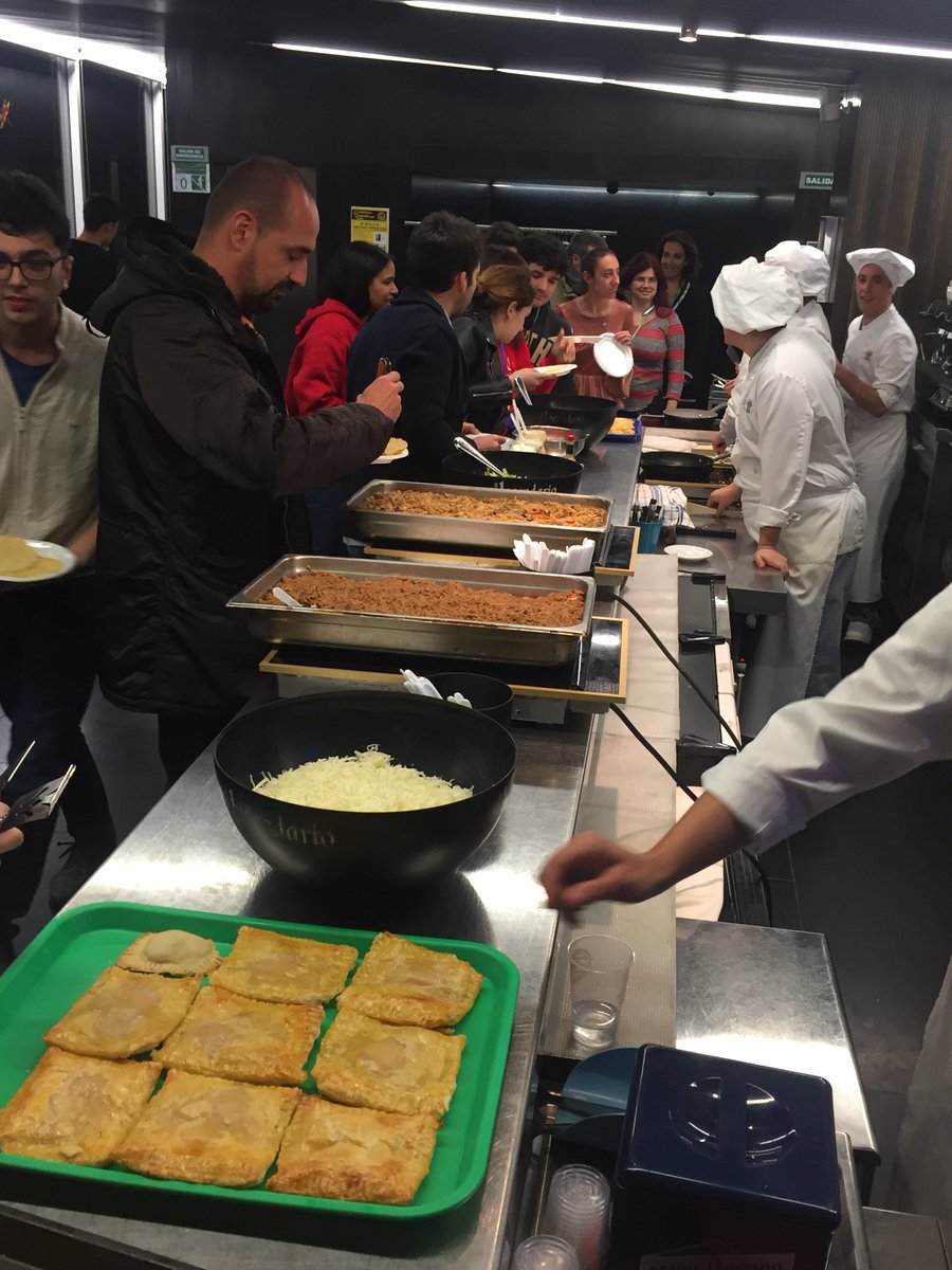 ESH_Sevilla's tweet photo. Este pasado fin de semana hemos alojado el @SWsevilla #TuriGastro. La #statup ganadora ha sido #ImHungry, que ayudará a las personas con intolerancias alimenticias a encontrar dónde comer sin problemas. ¡Enhorabuena y muchas gracias a todos por volver a elegirnos! #EmprendeSev https://t.co/2hmoPVW88n