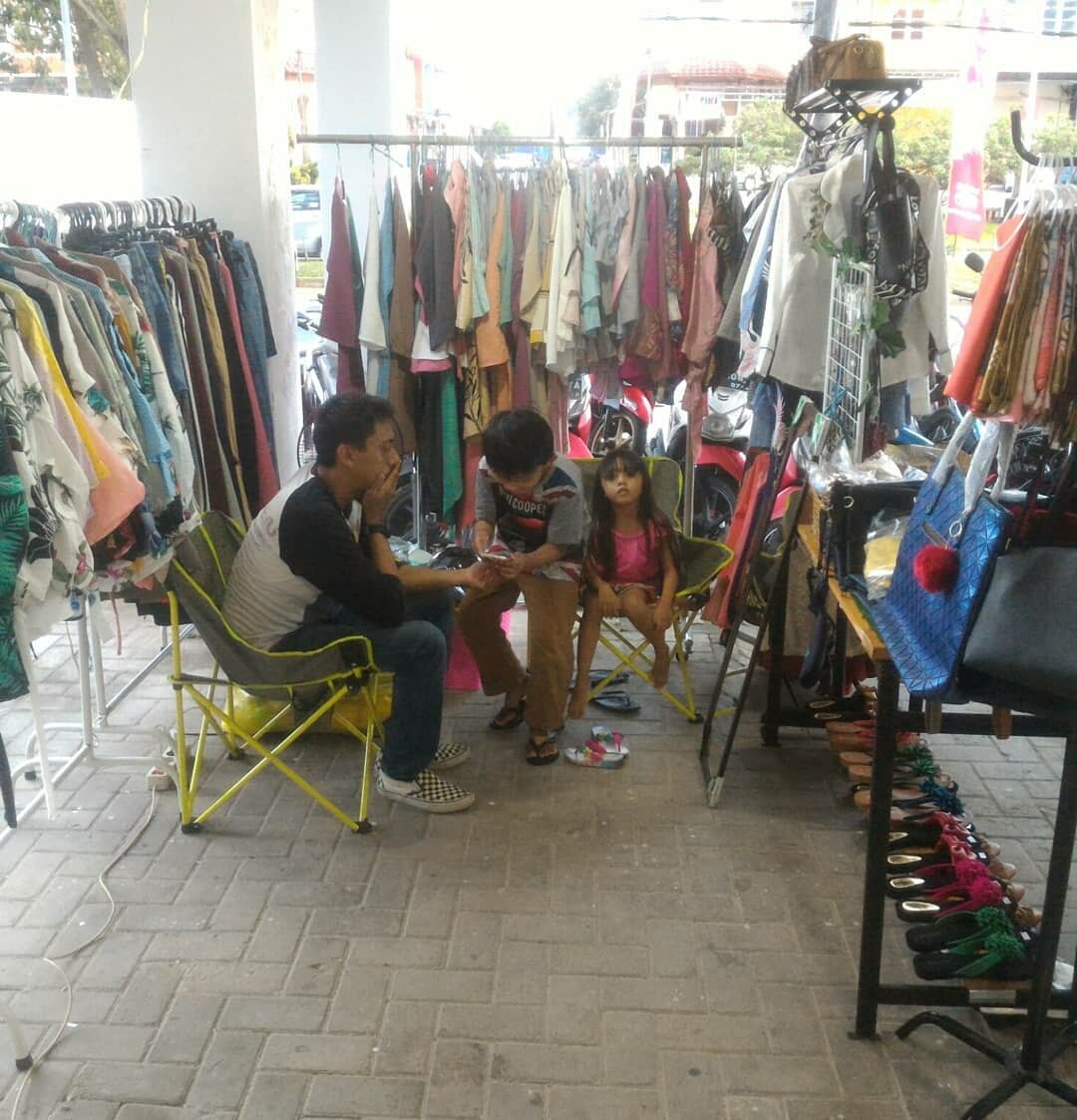 Sabtu dan Minggu, 3-4 Maret <a href="/PasarSecondBPN/">ig @pasarsecondbpn</a> di hall pintu utama (depan) <a href="/pasarsegar_bpn/">Pasar Segar Balikpapan</a> mulai jam 10 pagi sampe 10 malam. Cp wa/line 082148621098