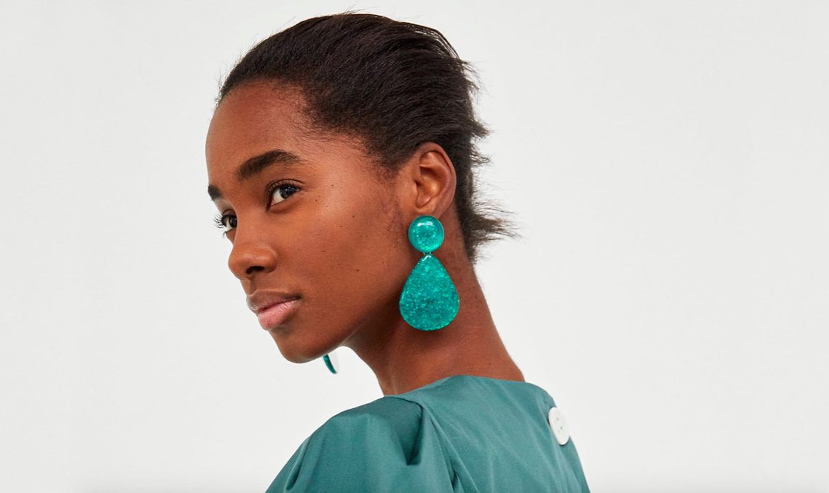 DressCodeCom's tweet image. ¡Los pendientes de @ZARA  nos tienen cautivadas! Se están convirtiendo en un complemento imprescindible cada temporada. Hoy Laura Quirós nos selecciona sus favoritos en nuestro #magazine  #conectadresscode ow.ly/fDUy30iBYU6