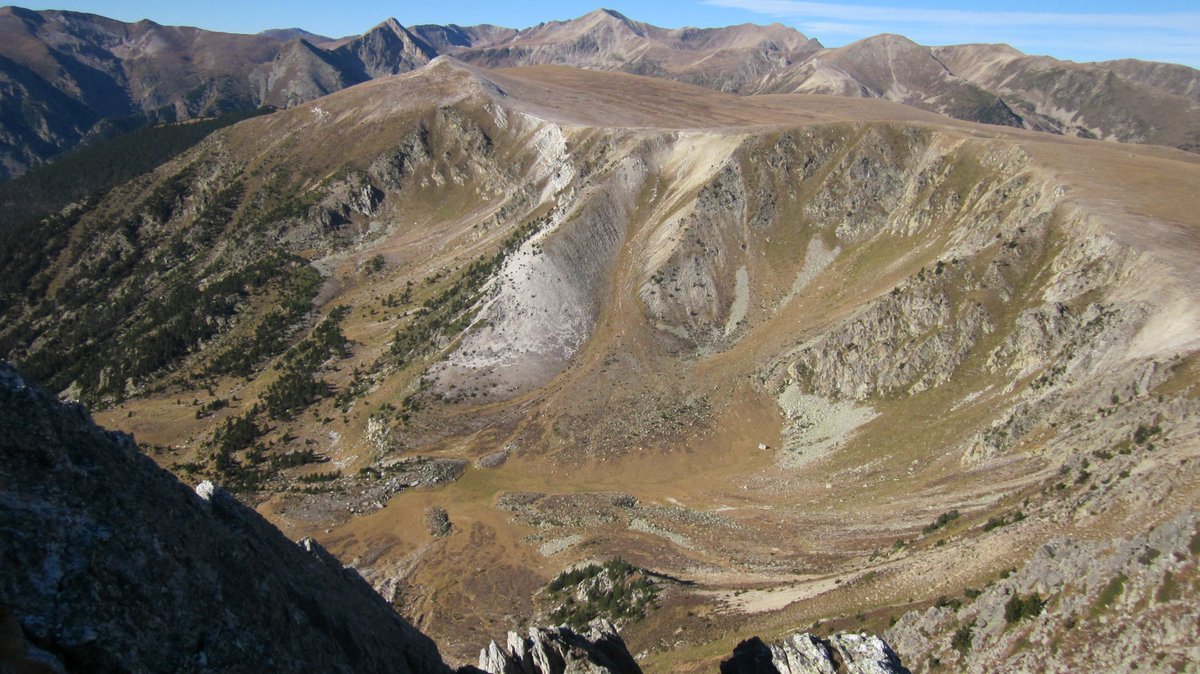 MARXA DEL PARC 2018. Racons per descobrir tot marxant 2. El Circ glacial de Concròs goo.gl/cfrMok  El Circ allotja espècies endèmiques d'invertebrats i el seu entorn és l'hàbitat de la perdiu blanca. Vine a descobrir-ho. Inscripcions  obertes!! 7-8/07/2018