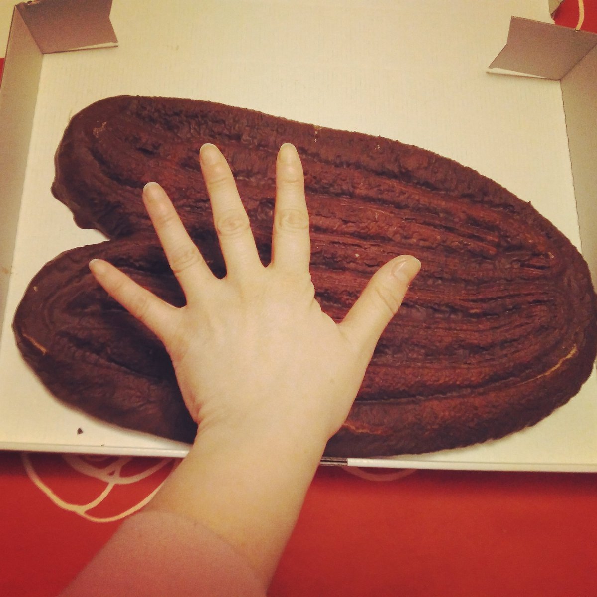 caprichohelena's tweet photo. Buenos días pajaritos. Hoy desayuno XXL #palmera gigante #corbataspindal #cantabriainfinita #unquera https://t.co/huUes59EB9