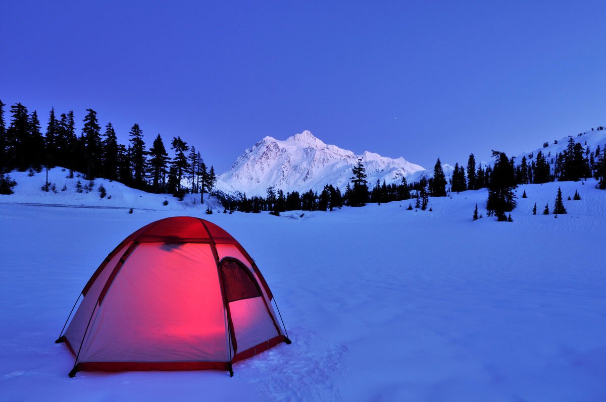 Headoutside's tweet photo. Check out our guide to camping in the winter! Might be helpful this week! https://t.co/pZEvGv3Od7 https://t.co/Iaws3NzLp3