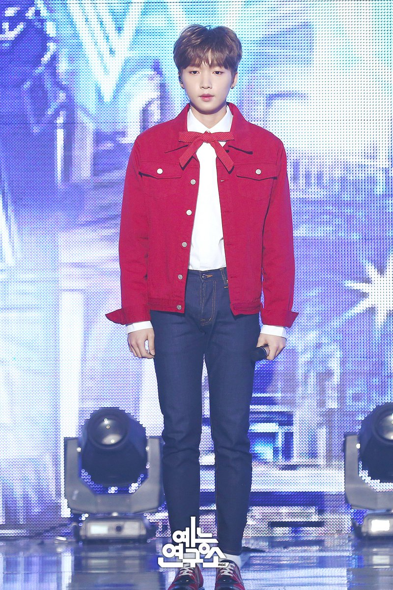 MBC_entertain's tweet photo. 젤로 잘생기고 귀엽고 깜찍한 97년생 신인 가수는 누구일까요?
정세운!!! 쎄운!!! 쎄우운!!! ㅅㅔ운!!!! (와…………..
📷☞ https://t.co/Ff7jb5CvkT
180224 #쇼음악중심 #음중 #정세운 #BABY_ITS_U @jeongsewoon_twt https://t.co/Z7fDKQWWe1