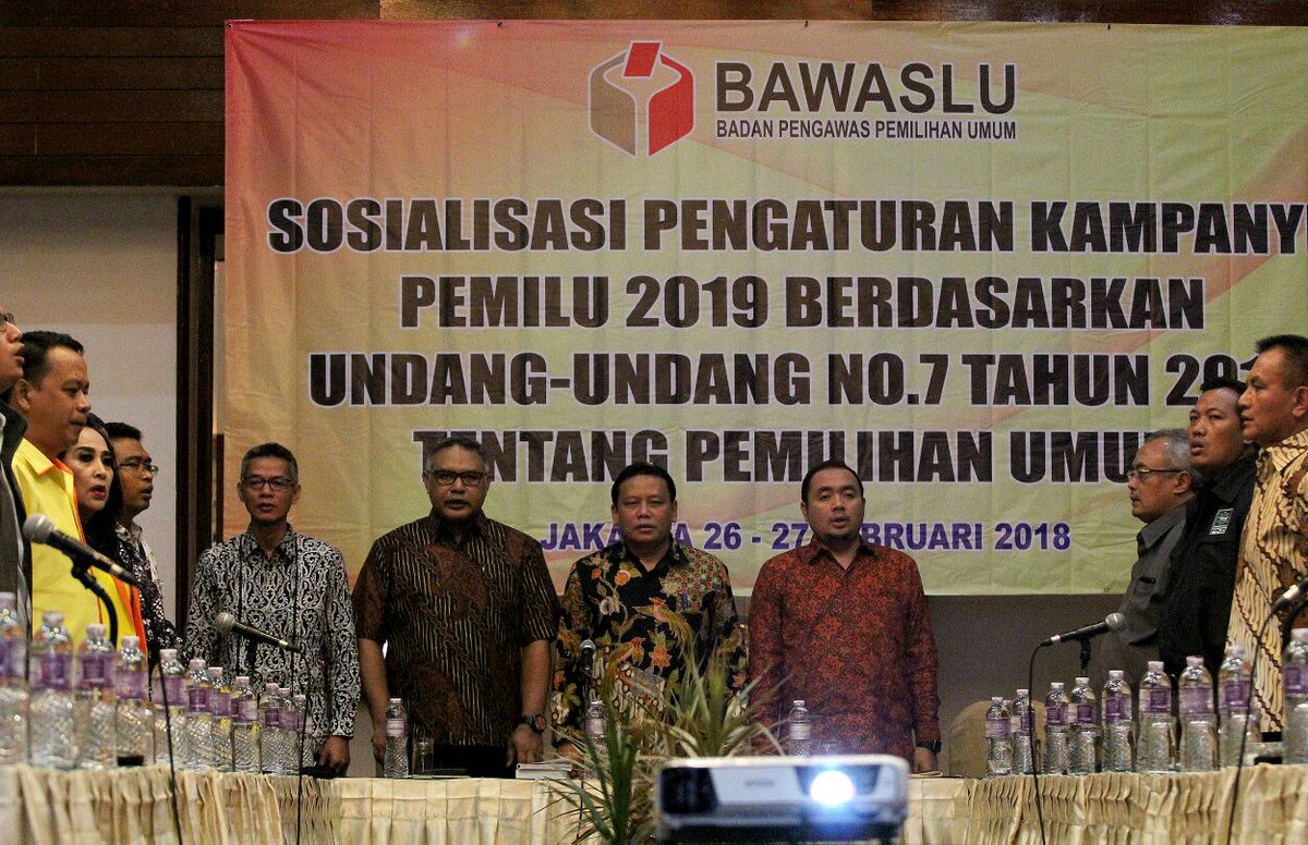 Ketua Bawaslu membuka Sosialisasi pengaturan kampanye pemilu 2019 berdasarkan undang No 7 Tahun 2017 tentang pemilihan umum, kegiatan ini merupakan bagian dari gugus tugas  pengawasan dan pemantauan pemberitaan, penyiaran iklan kampanye di media cetak dan elektronik (26/2)