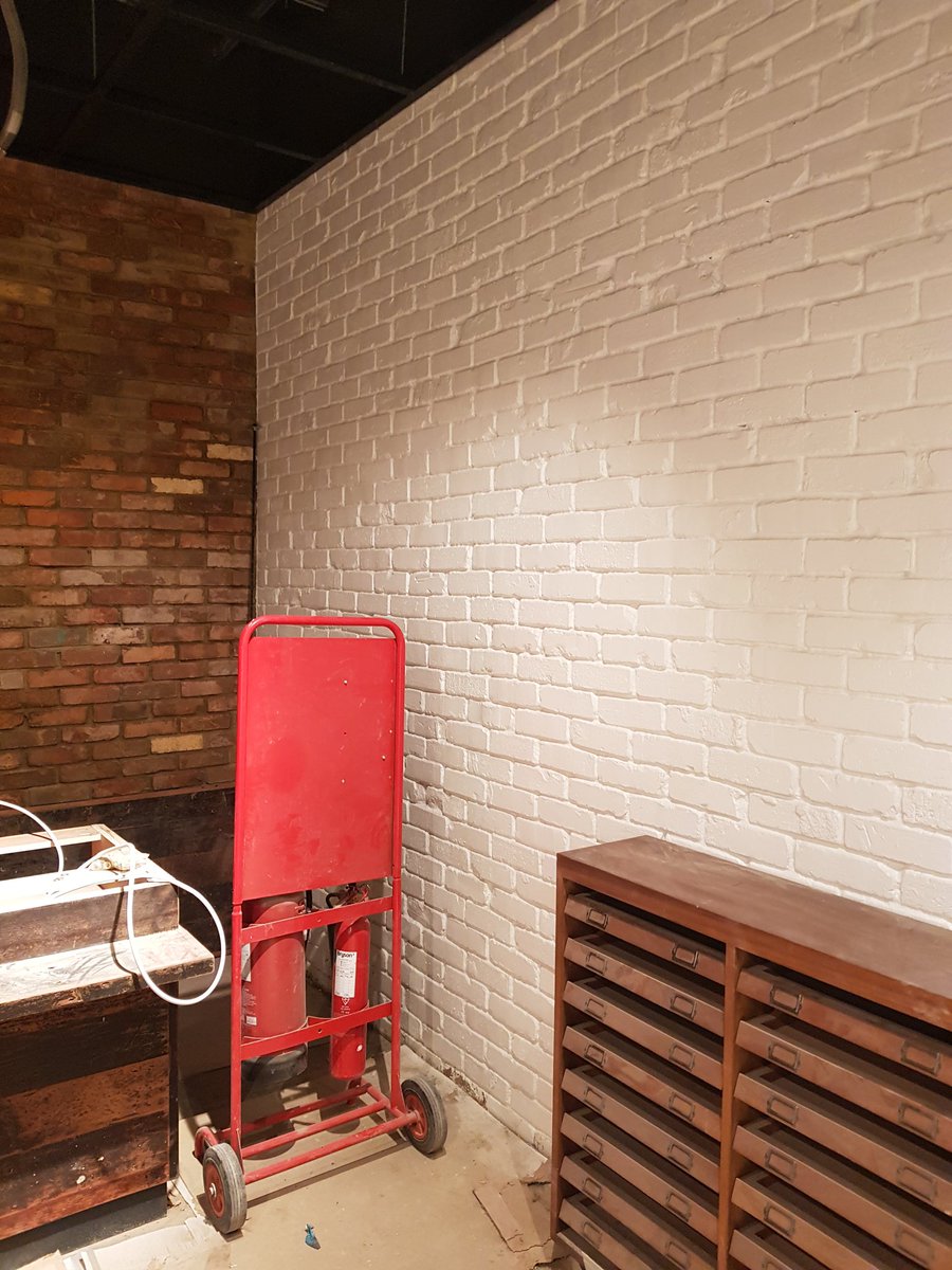 JacksonTiling's tweet image. the rustic look . Westfield shopping center / lush shop