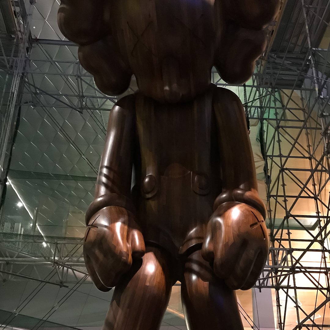 #hypebeastart: KAWS debuts a huge ‘SMALL LIE’ Companion at the Hamed International Airport in Qatar. 
Photo: @fyKAWS