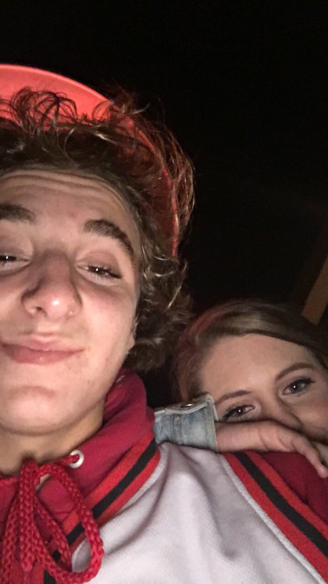 clara_malin's tweet photo. Happy birthday bb gurl <3 @ryan_rantz https://t.co/ILhO91Tpbf