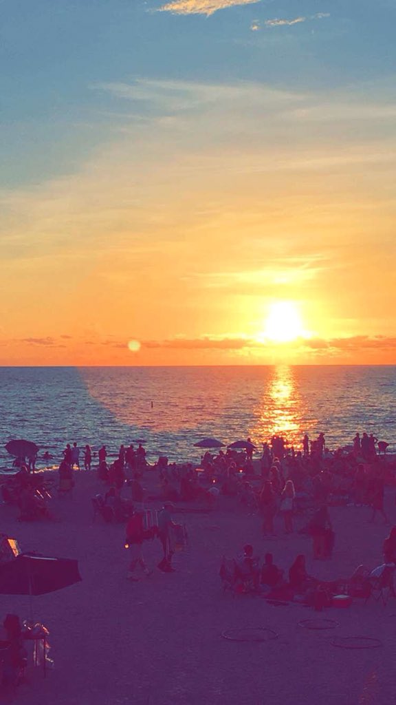 casey_ryanne's tweet photo. rain doesn’t change the sun, and jealous is the night when the morning comes, but it ALWAYS comes. https://t.co/pZld9FDV7k