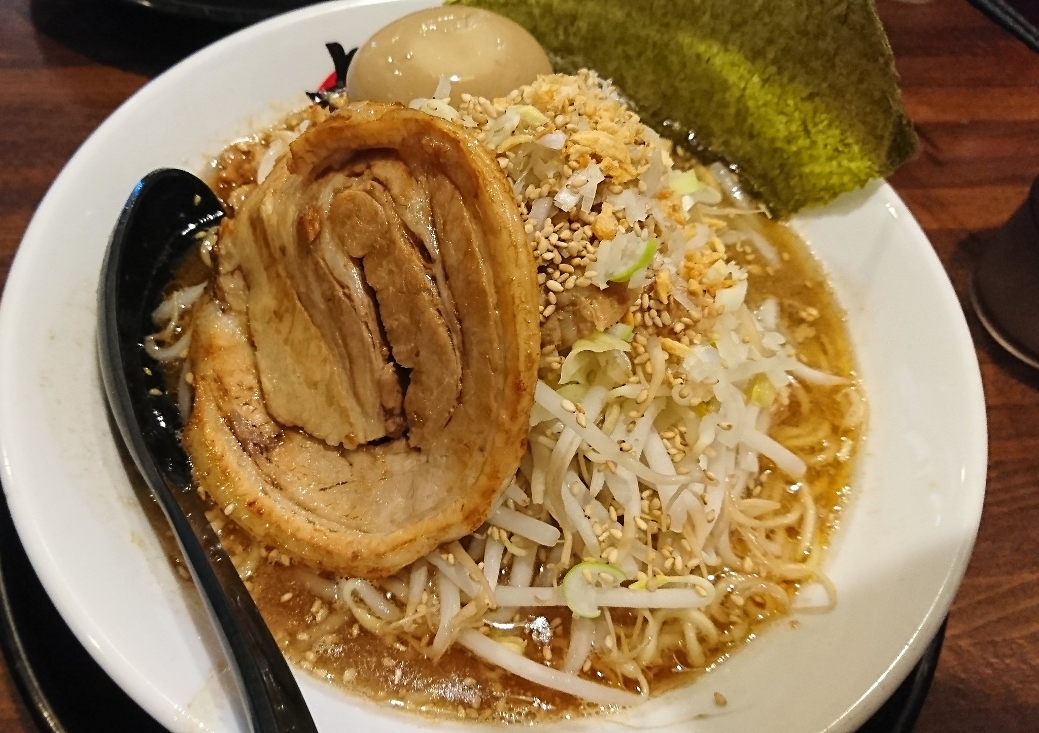 やま 台湾行きたい 調布にある 虎よしというラーメン屋さんの 味噌ラーメン全部のせ お昼からお腹いっぱい 昨日です 笑 ラーメン 調布 味噌ラーメン 虎よし T Co Odhniaouuh Twitter