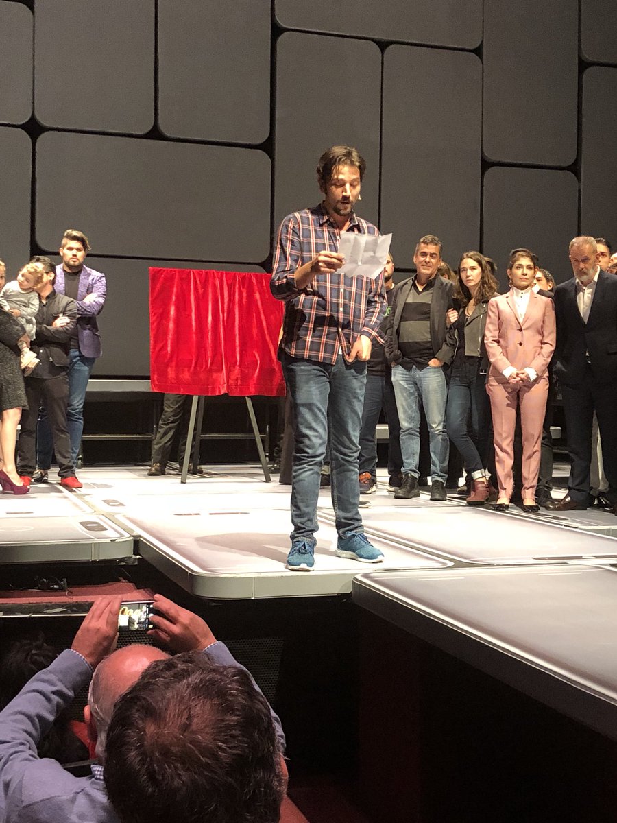 puigcarlos's tweet photo. 100 de #privacidad con @diegoluna_ @LuisGerardoM la placa la develan las víctimas del gobierno espía. https://t.co/U03A9ruslM