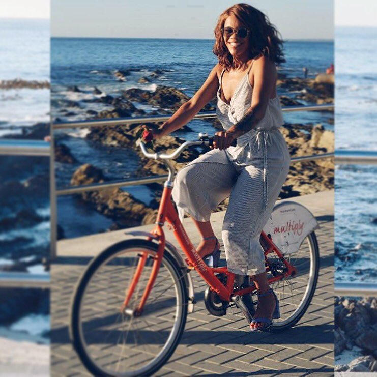 UpCyclesZA's tweet photo. Monday morning 
Cycling feels
Cruise into the week
In heels!
🚲🍊🚲👠🚲🍊🚲👠🚲🍊🚲👠
https://t.co/CAYWk8xb19
#monday #capetown https://t.co/tyNsy4pp1v