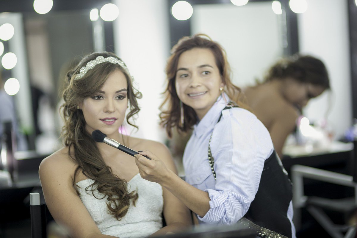 OlynaBeauty's tweet photo. Become Certified Makeup Artist.
Choose your favorite Beauty Course,
30 Students will get up-to 25% Discount. #Career #beauty #courses #Beautyschool #Mohali #Tricty #admission #life #Goal #Successful #FutureIsNow #MondayMotivation https://t.co/StbtXyEWuP