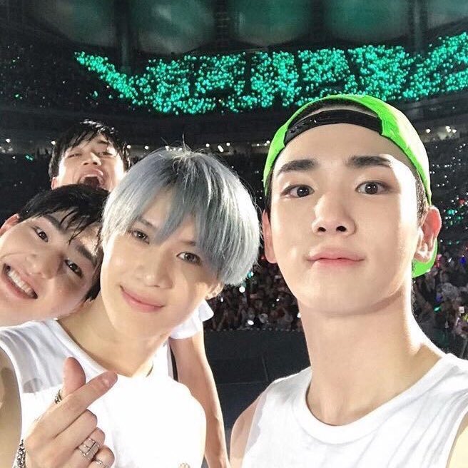 Multi_Confirmed's tweet photo. #ProjectBlueMoon is really doing well! Itβs thanks to the hard work of our team, our generous and supportive artists, also thank you to all people purchasing the products! @SHINee @BlueMoonArtists #Jonghyun #MentalHealthMatters #LoveForSHINee#LoveForJonghyun #Always5HINeeMemorial https://t.co/D3OK8DmQ1r