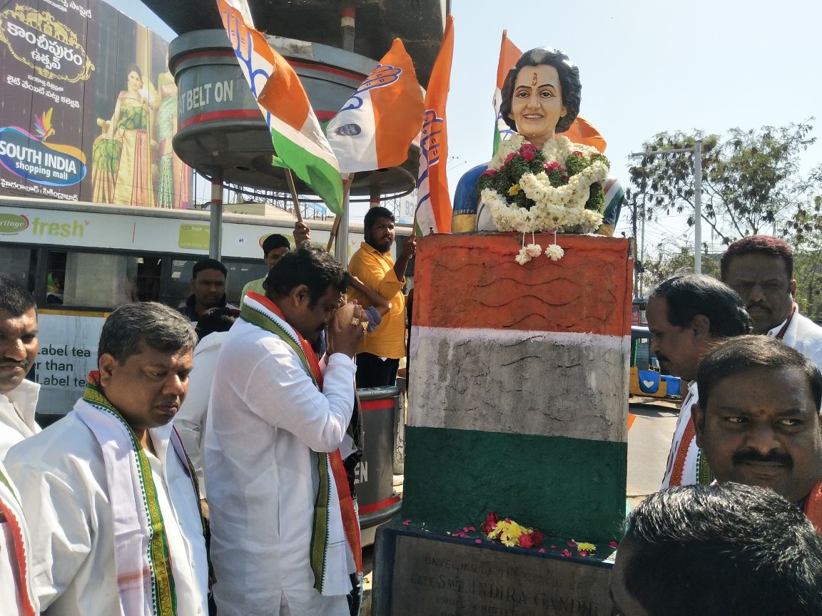 NSriGanesh's tweet photo. Praja Chaitanya Yatra' will trigger a silent revolution.
Sri Ganesh N Started Praja Chaitanya Yatra from Jubilee Bus Station Cantonment Constituency with
200 people honouring #Indiramma Statue with Palabhishekam
#PrajaChaitanyaYatra #SriGaneshforCantonment #TPCCS #INC https://t.co/2zRarIyygc
