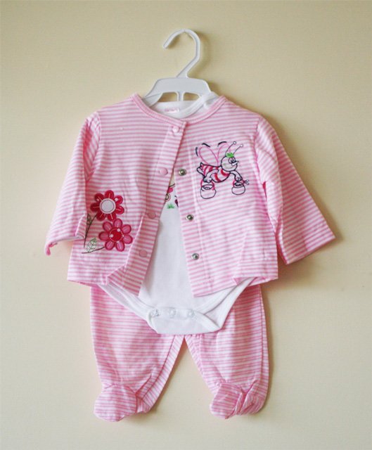 contact91583932's tweet image. This 3-piece Carter’s set is perfect for cool nights. Crafted in a soft cotton blend and featuring this sweet pink print, this set will keep her cute and cozy all season long! onlinekiddieshop.com/infant-clothes… #carter #3pcsSet #Romper #LowerShirt #giftsforher #giftsforinfants #Carters
