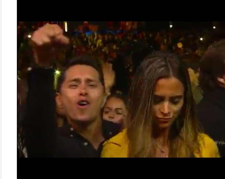 Lnikitag's tweet photo. #Viña2018 te pillamos por compadre @mendezjoaquin @MuchoGustoMEGA https://t.co/SQU4BAPY5P