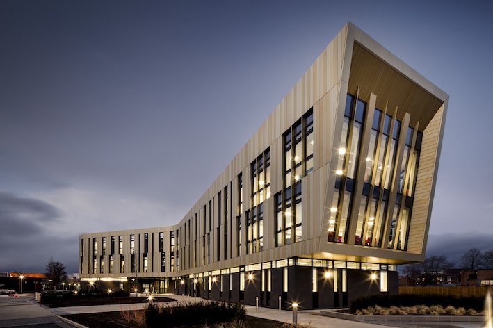 mbhplc's tweet photo. Pioneering manufacturing research facility https://t.co/4ZxtUcrEtE Uni of Nottingham Institute for Advanced Manufacturing designed by @bondbryan built by @GFTomlinson using Blockley’s Smooth Black #bricks @UoNIfAM masonry elements seamlessly integrated for the homogeneous plinth https://t.co/zXdG00TRqY