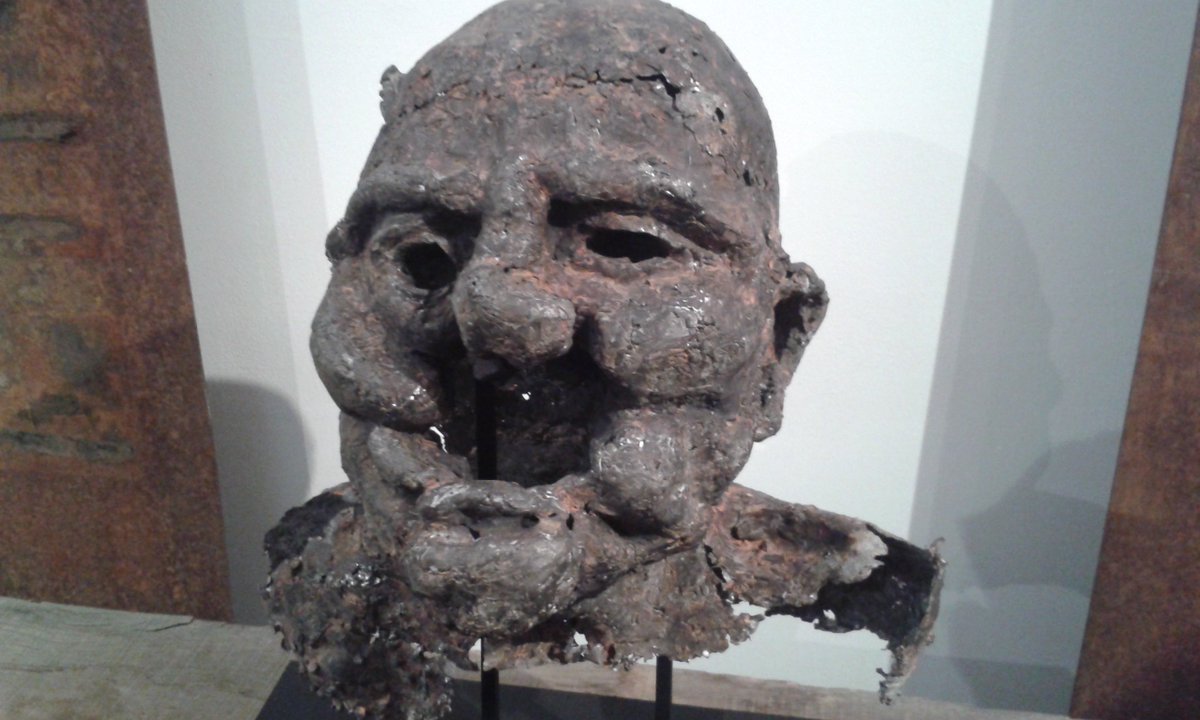 MichelRougerMR's tweet photo. #Culture #Expo Très belle découverte chez @arcade_design : le travail de sculpture et peinture de l'artiste @ThomasWaroquier sur les Gueules cassées : impressionnant d'humanité ! #WW1 https://t.co/WH6r9stch6