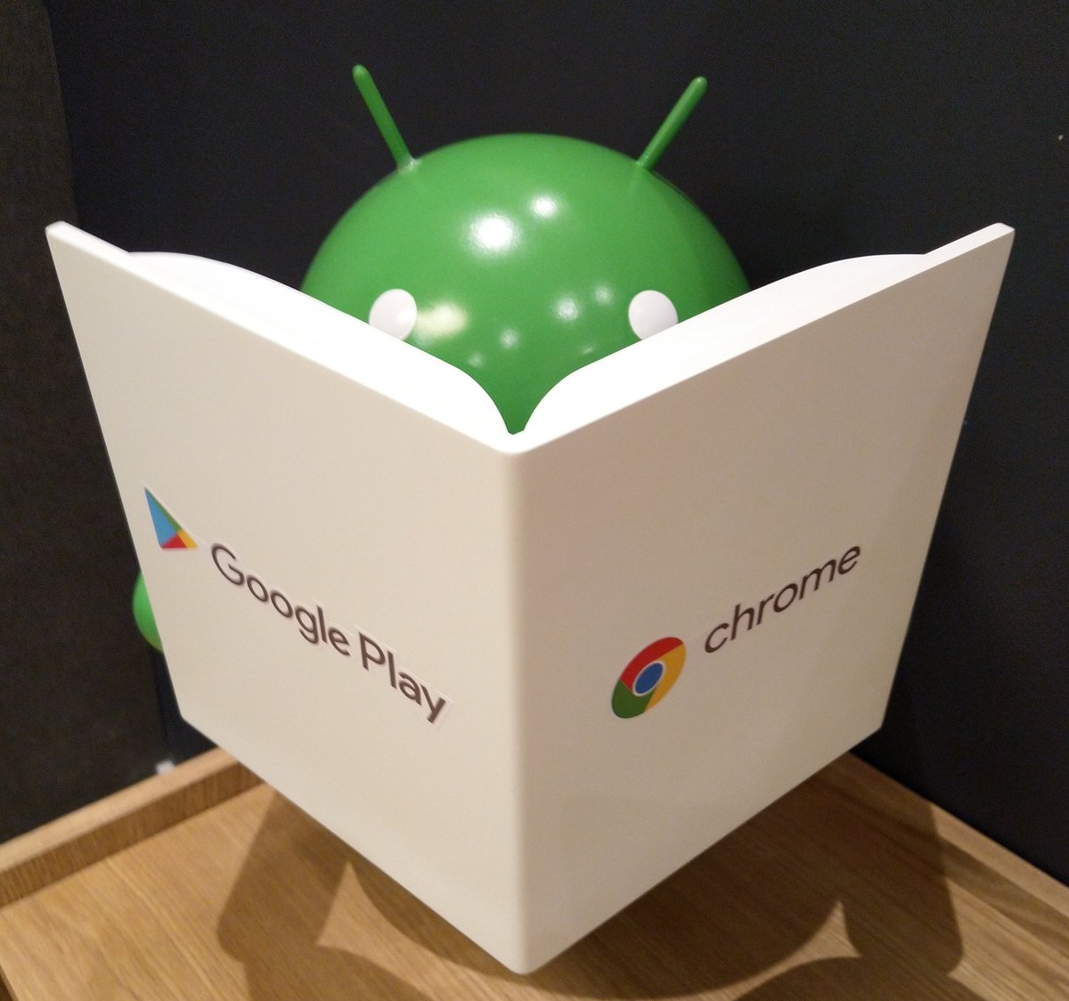 lockheimer's tweet image. Studious, in one of our meeting rooms at #AndroidMWC