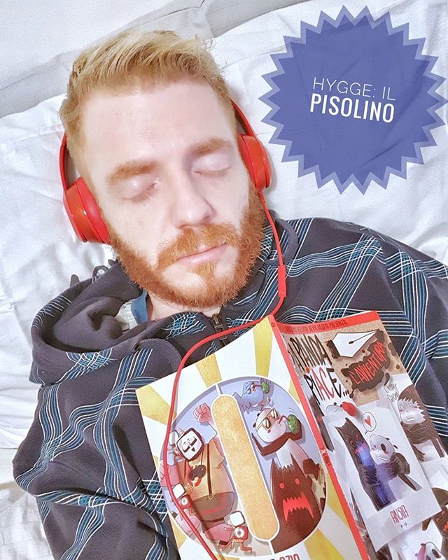 GingerTalesArts's tweet photo. #Hygge, 💊 pillole di felicità 😄 secondo Gingertales: vol.#1
- Il Pisolino - 
Per raggiungere la felicità un pisolino fuori orario non dovrebbe mai mancare. Quello fatto mentre si legge 📖 o si ascolta un po' di musica🎧

#lunedìfeels #hygge❤️ #hygg… https://t.co/Hss1D6rxWh https://t.co/CY7tFhvc52