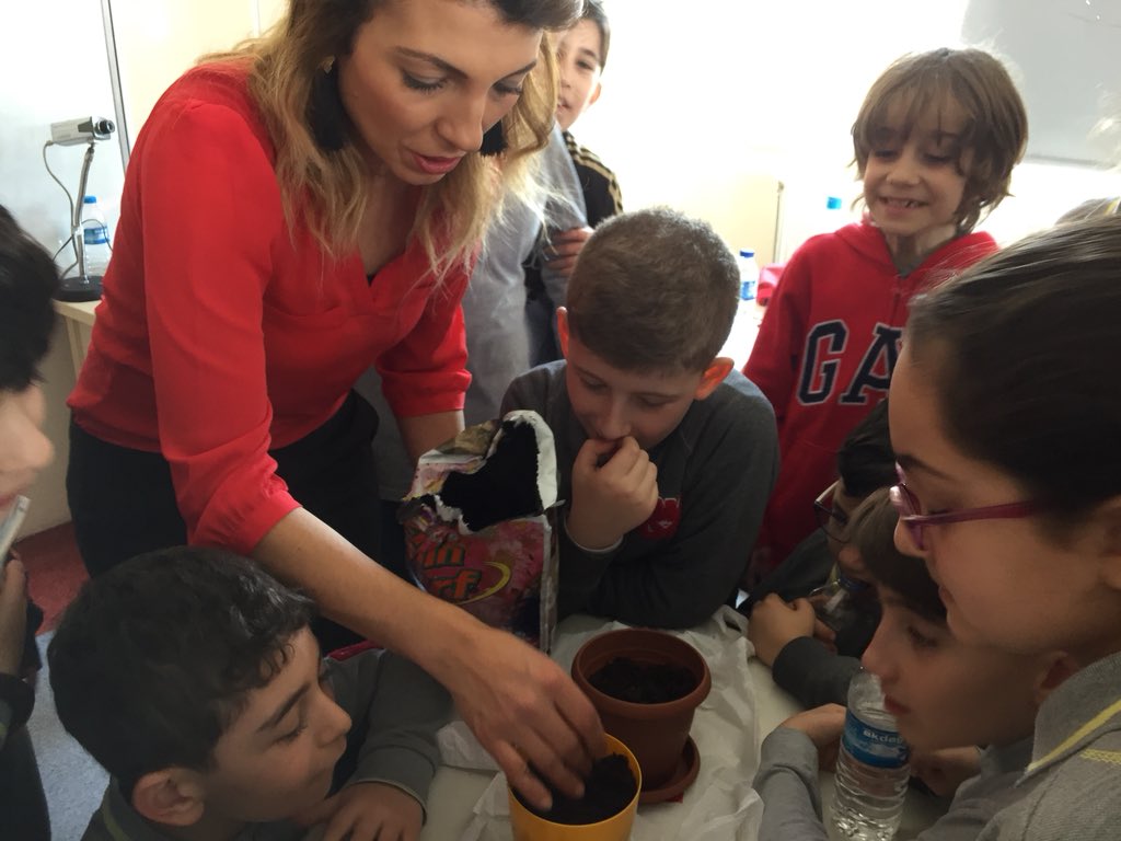 Ünite doing experiment olursa bizde tohum ekeriz😁😁 <a href="/EsenerAyhan/">Ayhan Esener</a> <a href="/mehmetdiker60/">Mehmet Diker</a> @AydincopurogluA <a href="/bektas_esen3/">Bektaş Esen</a> @zehraarslan60 <a href="/DurdanOsman/">Osman Durdan</a>