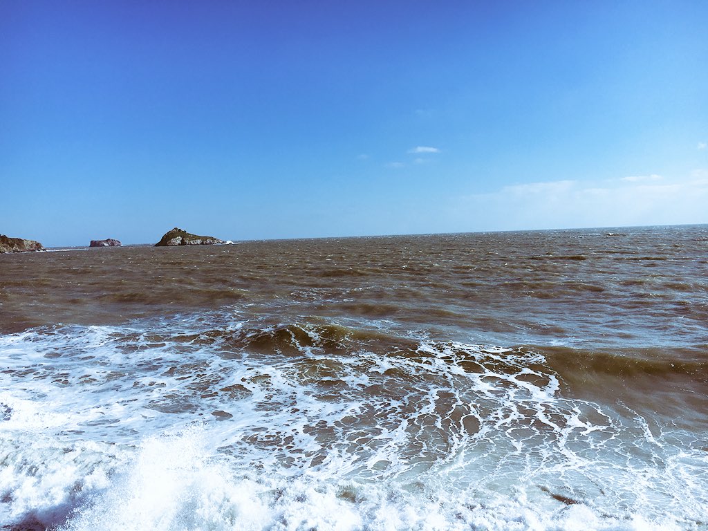 Dramatic sea views at Meadfoot beach! @VisitDevon @VisitTorquay @OwnersDirect @TripAdvisorUK @airbnb @ifootpathuk #beach #walks #holiday #cottage #devon #cottagesforcouples @GoFurtherAfield