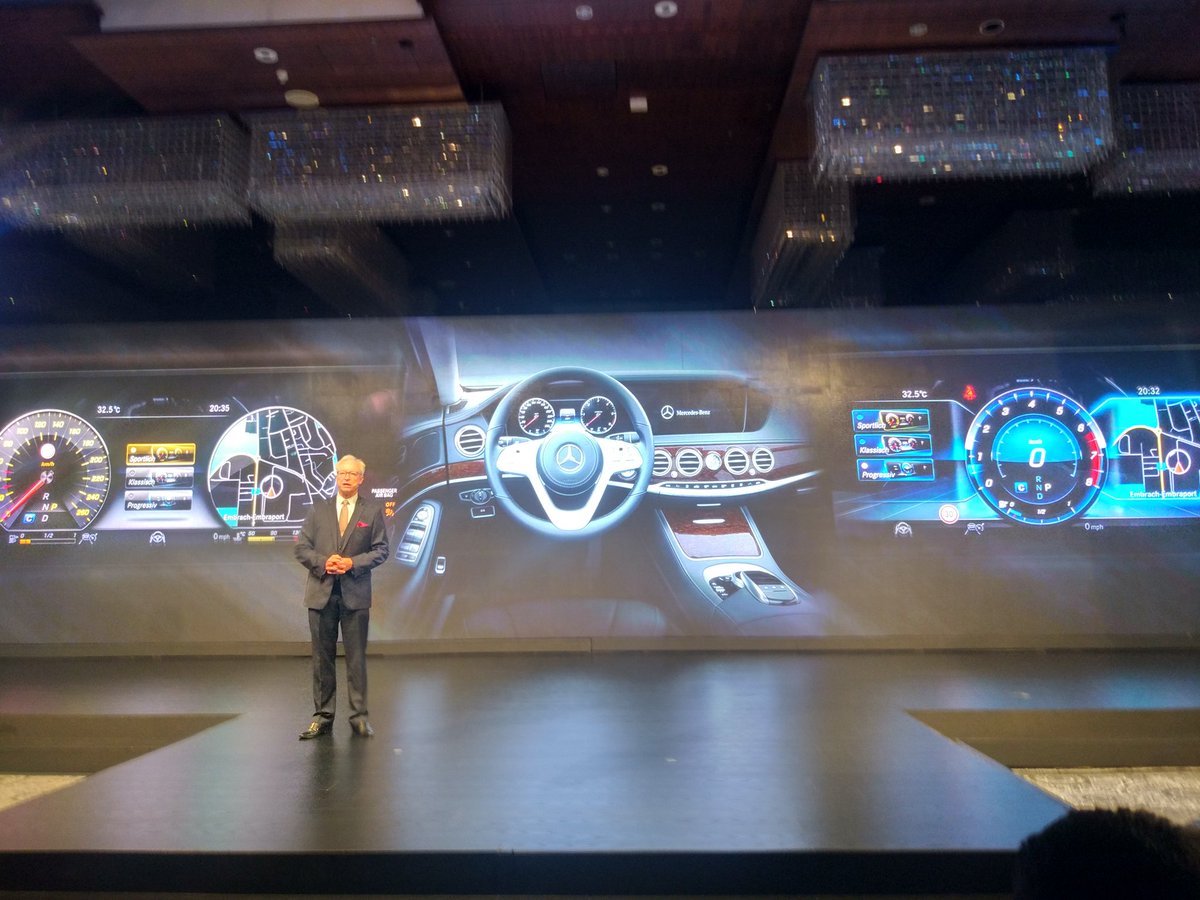 indiacom_auto's tweet photo. @MercedesBenzInd #SClass gets new steering wheel, two 12.3 inch displays for infotainment and instrument cluster, Energizing Massaging seats, 64 color mood lighting and rear seat infotainment package among others. #LeadtheWorld #SClassLaunch #MercedesBenz https://t.co/s2xaV3Mf6I