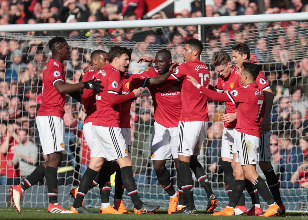 ManUtd's tweet photo. 🎶 Woke up this morning feeling fine...

#MondayMotivation https://t.co/wIge8H2Loi