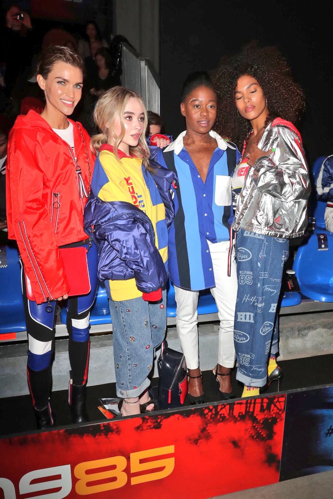 SabrinaAnnLynn's tweet photo. 👏🏁@TommyHilfiger https://t.co/DEN0OUgZPL
