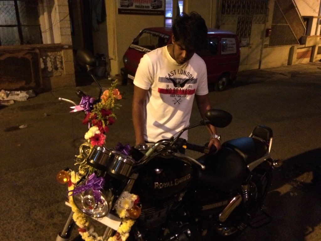 RockingVikram1's tweet photo. Time to ride the thunder 🏍#RoyalEnfield #iphone #batmobile🦇🦇🦇 https://t.co/xAEtjRusIu