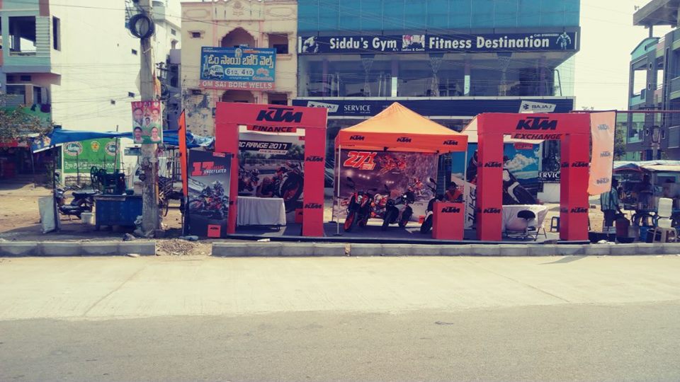 SiplEvents's tweet photo. Its the Right Time to Exchange your Old Metal for a New One.

Walk in to KTM Exchange Camp at Sangareddy and Get a Price Valuation done for your Old Baby and Ride down the new Racing Beast along with you.

Event Executed by: SIPL Events.

@India_KTM #KTM_Kondapur #RC_Puram_KTM https://t.co/hVwXugwWpH