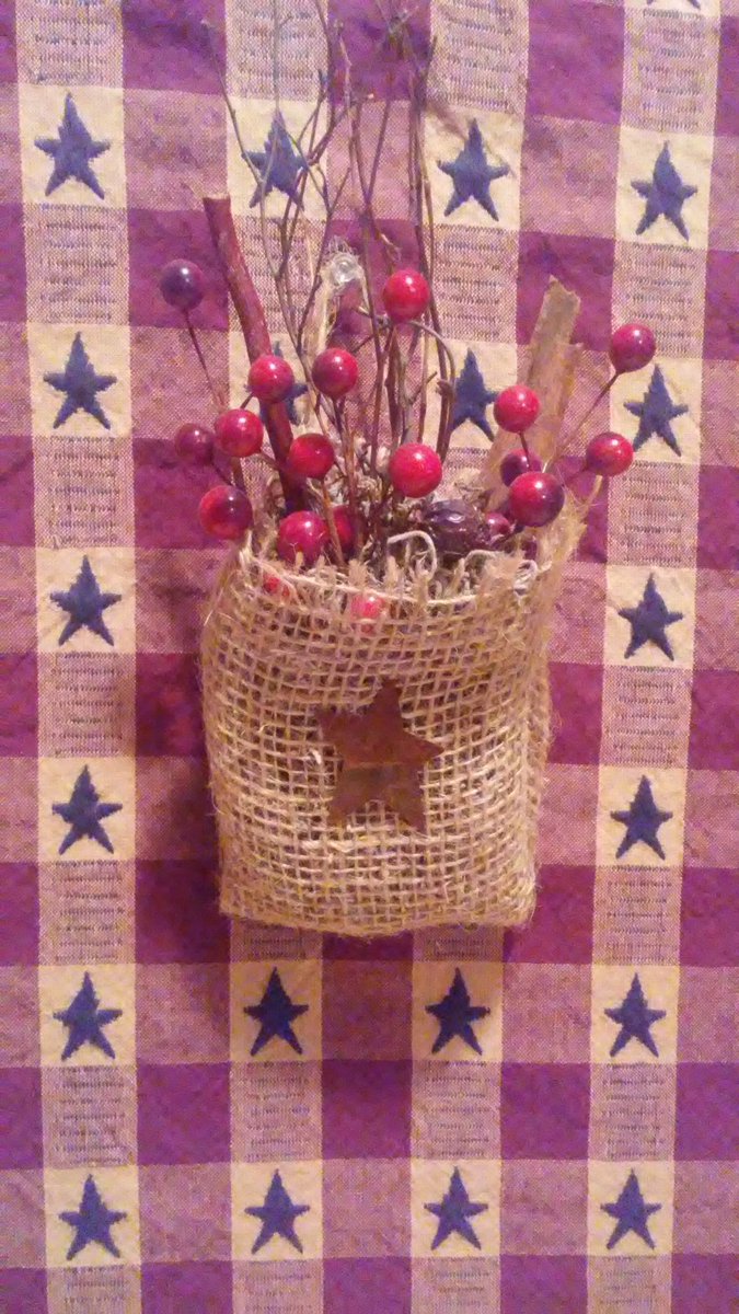 ericaritchie24's tweet photo. https://t.co/SmoR5tEEu0 #Handmade #handmadedecor #primitives #burlap #rusticdecor #RusticHomeDecor #homedecor #pipeberries #berries #metalstar #burlapbag #hangingdecor #farmhouse #FarmhouseDecor #Cinnamon #cinnamonstick #Star #decor #hangingprimitive https://t.co/cfXnDh7qGx