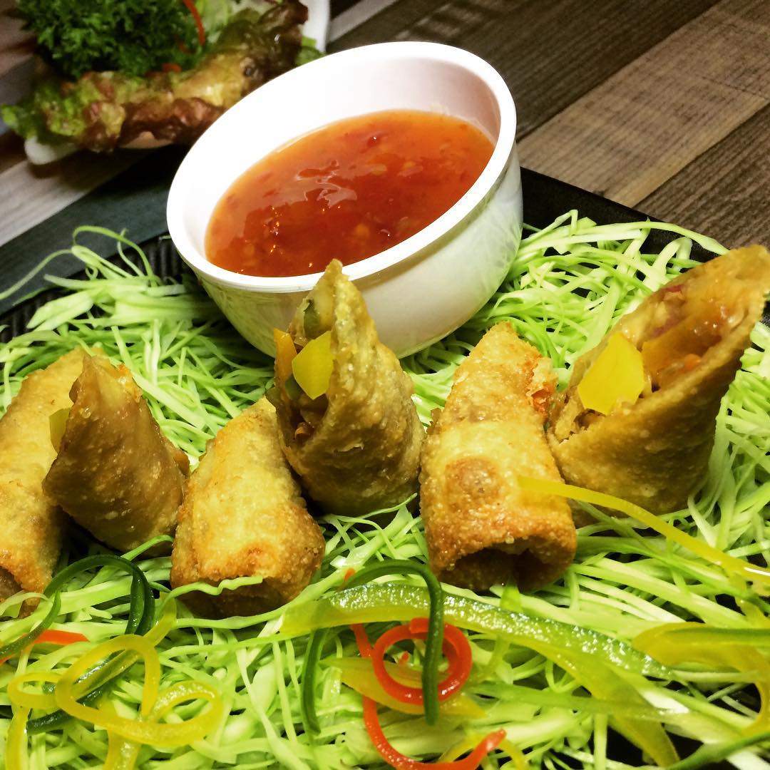 forcedfoodie's tweet photo. “Crispy Sriracha Mini Spring Roll” @portico.thane
#crispysrirachaminispringrolls #crispysriracha #minispringrolls #springrolls #springroll #crispy #sriracha #mini #spring #roll #porticothane #portico #porticobistro #hiranandaniestate #hiranandanithane #thanewest #gbroad https://t.co/ERPToK7xFE
