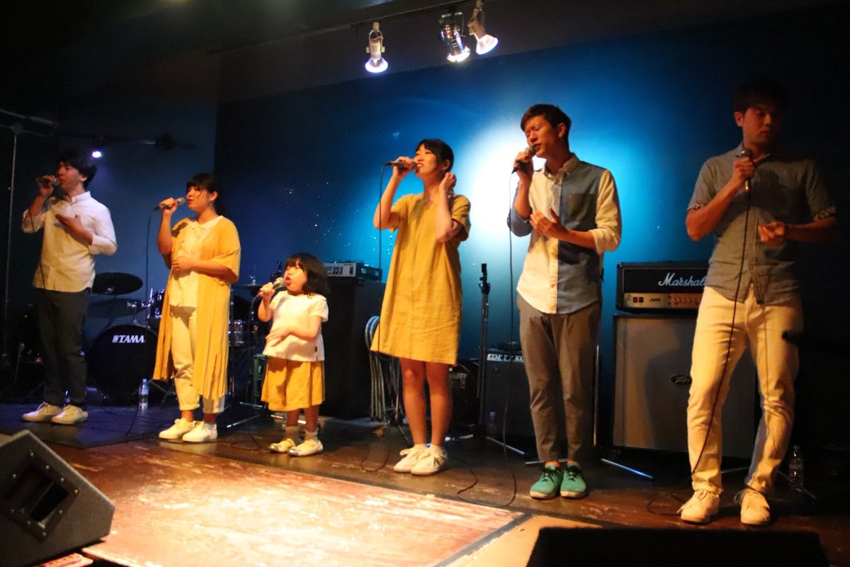hanahana_chum's tweet photo. 先週、はにー☆とーすとラストライブ"SURPRISE！！"に出演させていただきました🌸

バンドの演奏、全体曲、楽しい企画…と、とてもステキなライブでした🎵

来てくれた方ありがとうございました😊 https://t.co/eXaubNLFus