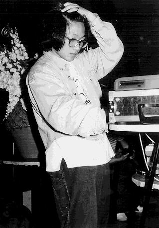 ヤスオちゃんといえばこれ。と思ったのはこれのせい。WO BLUE [1995.06.09/NOIZコミュニケーション＠クラブ丸山（デジビvol.16裏表紙）]。