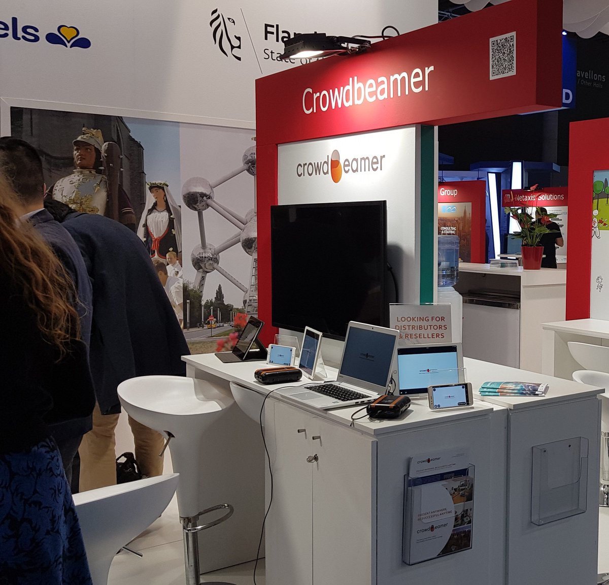 crowdbeamer's tweet photo. Here we are at #MWC2018! We are demonstrating our latest technology alongside @InvestFlanders (FIT). Make sure you come and discuss presentation success, meeting productivity and audience empowerment with our @crowdbeamer team at stand 7G71! https://t.co/BJyCijkg4P