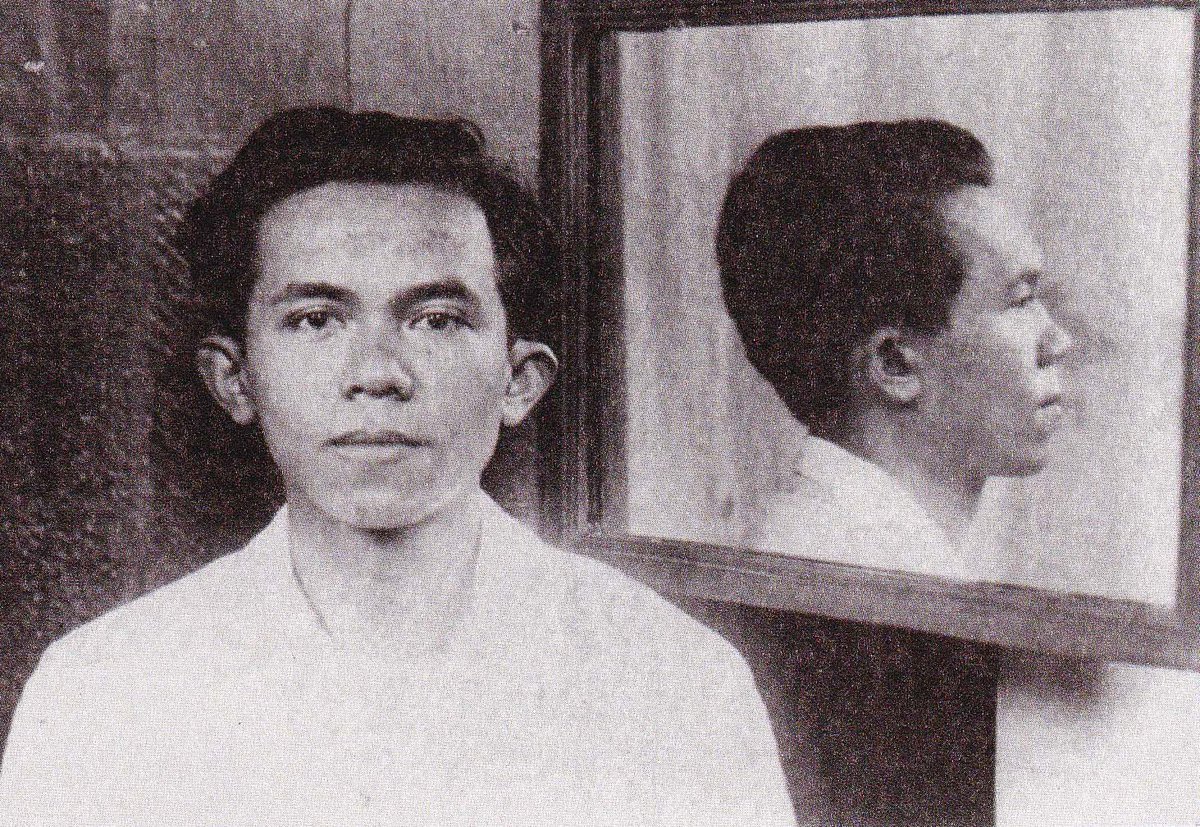 SejarahRI's tweet photo. Dari semua pekerjaan yg pernah dilakoni Tan Malaka, (mungkin) mengajar yg paling disukainya. Katanya, “Mengajar anak Indonesia itu pekerjaan tersuci &amp; terpenting.” Selamat bekerja! https://t.co/hHu04AVUQh