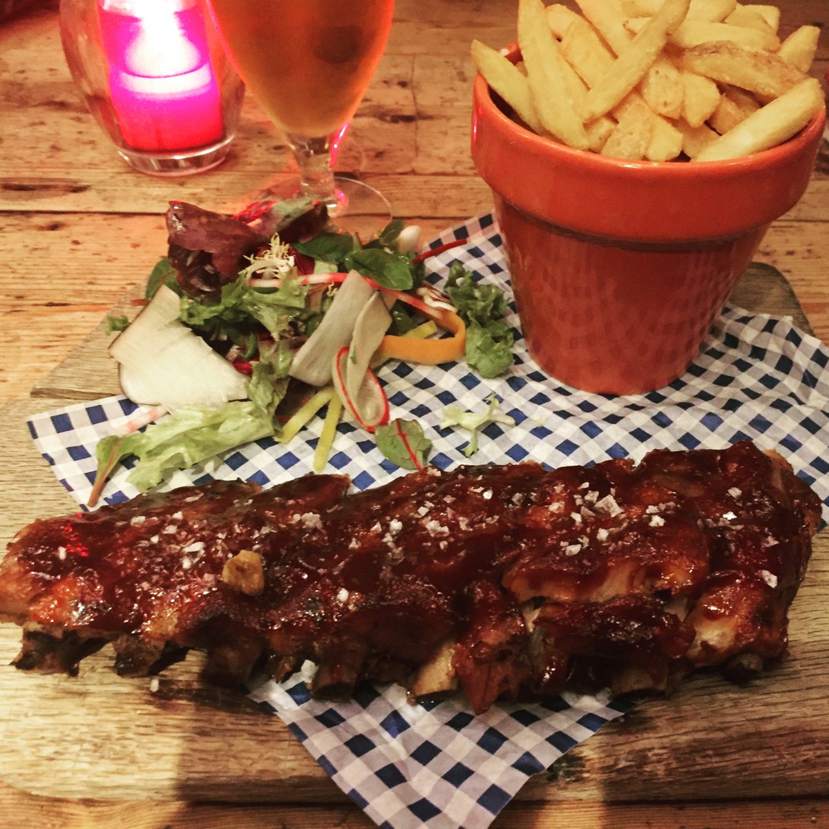 Did someone say finger lickin delicious ribs and chips.... #greatfood #kent #sussex #Elitepubs  Find out more about all of our pubs online at elitepubs.com