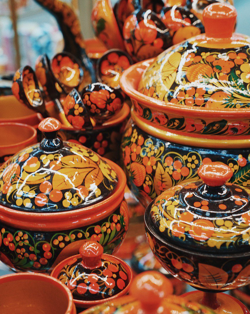 RusSouvenir's tweet photo. Khokhloma painting was considered a symbol of fire🔥

#хохлома #гжель #россиямояистория #сувенирнаяпродукция #подарокнановыйгод2018 #khokhloma #gzhel #russianpresent #russiansouvenir https://t.co/I0hASpMtz1