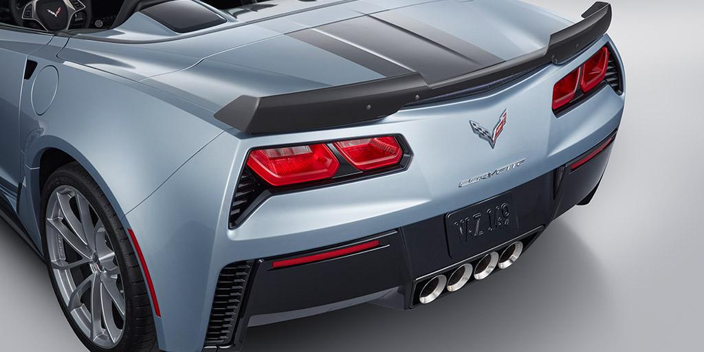 Ganar en la pista, lucirse en la ciudad 😎. 
Solo puede hacerlo un Chevrolet #Corvette