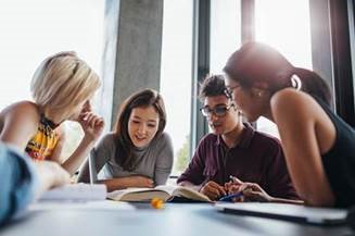 FINRA's tweet photo. Don’t forget! Applications for FINRA’s 2018 Summer #Internship Program are due this Wed, 2/28. Apply now to get valuable experience in the securities and regulatory industries https://t.co/1OBPg5wtcp #FINRAInterns #finance https://t.co/Jkwyr2TWZs